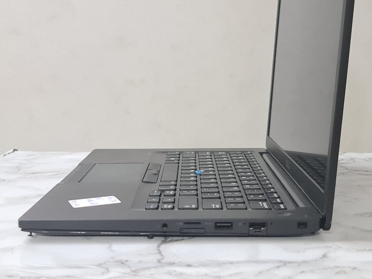 لابتوب Dell Latitude E7480: الأداء المتفوق والتصميم الأنيق لمهنيي الأعمال – كور اي7 جيل سابع