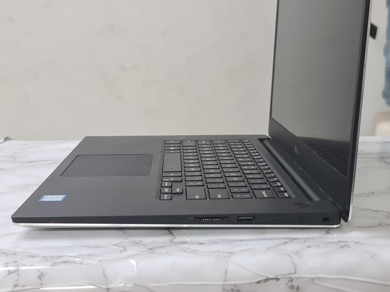 Dell Precision 5530 CORE I7 8850H الوحش الناعم وصل بإمكاناته الخارقة (انطلق الي الجيل الثامن) بشاشة FHD فريمليس