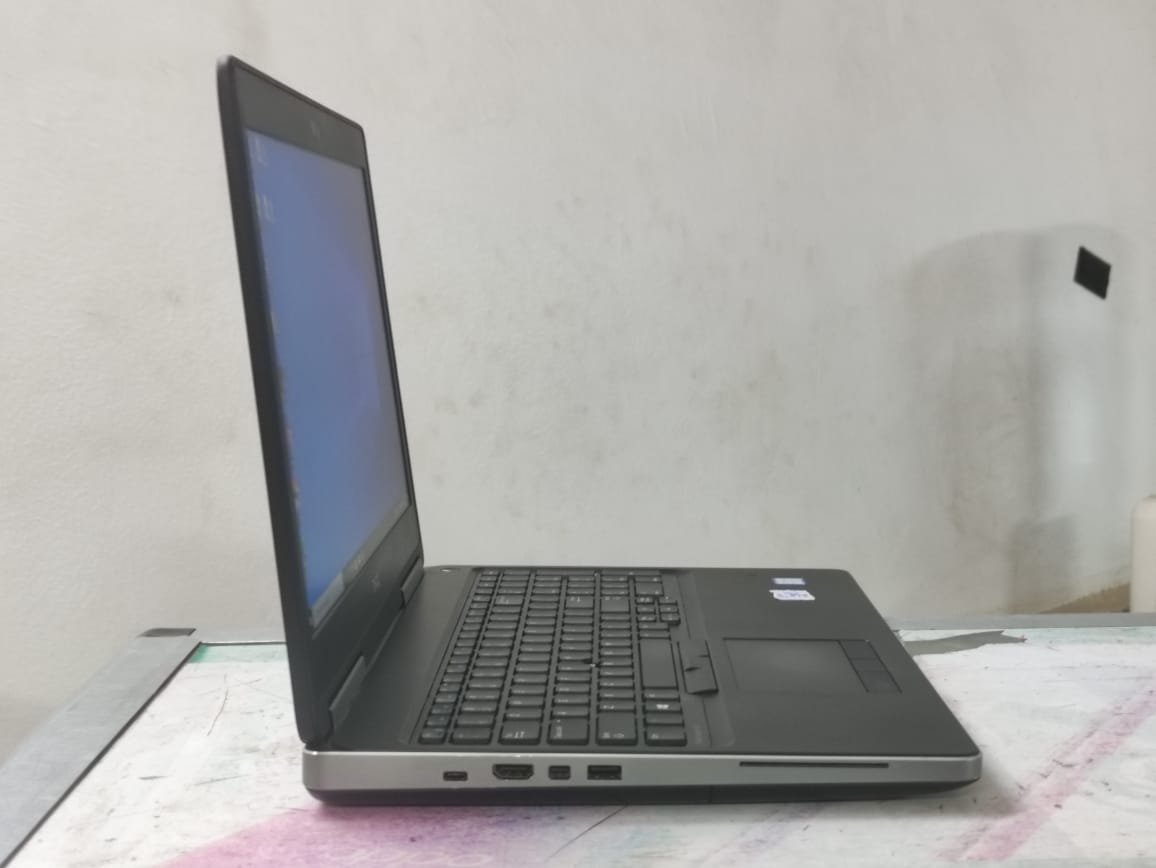 Dell Precision 7520 Core I7 6820HQ RAM 16GB – SSD 512GB – NIVIDIA 4G وحش الالعاب ( بيس 21 – فيفا 21 ) وبرامج ادوبي